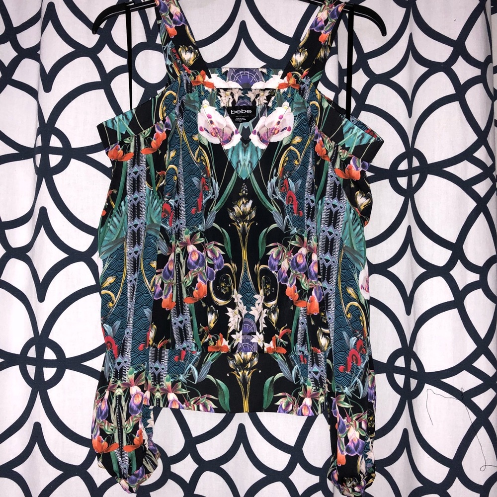Bebe top with flower pattern